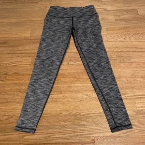 Size small gray Victoria’s Secret sport leggings